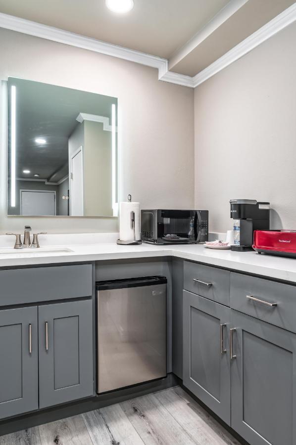 Omeo Suites Alhambra Bagian luar foto