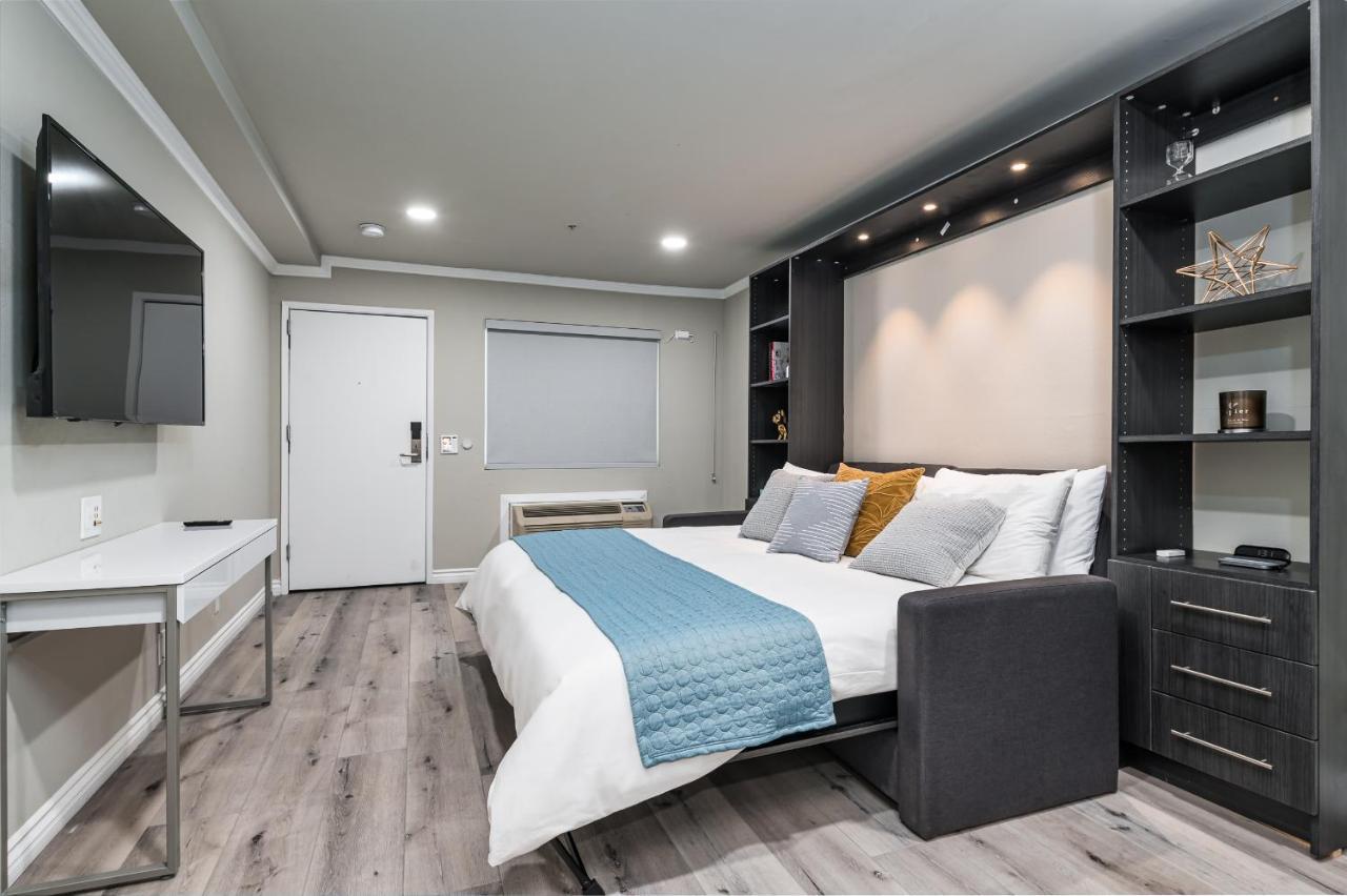 Omeo Suites Alhambra Bagian luar foto