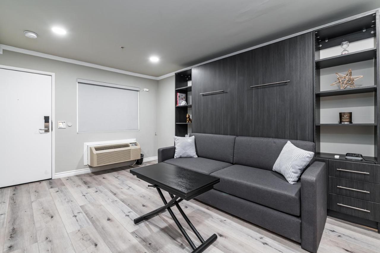 Omeo Suites Alhambra Bagian luar foto