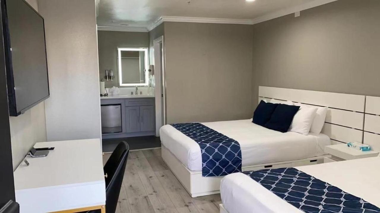 Omeo Suites Alhambra Bagian luar foto