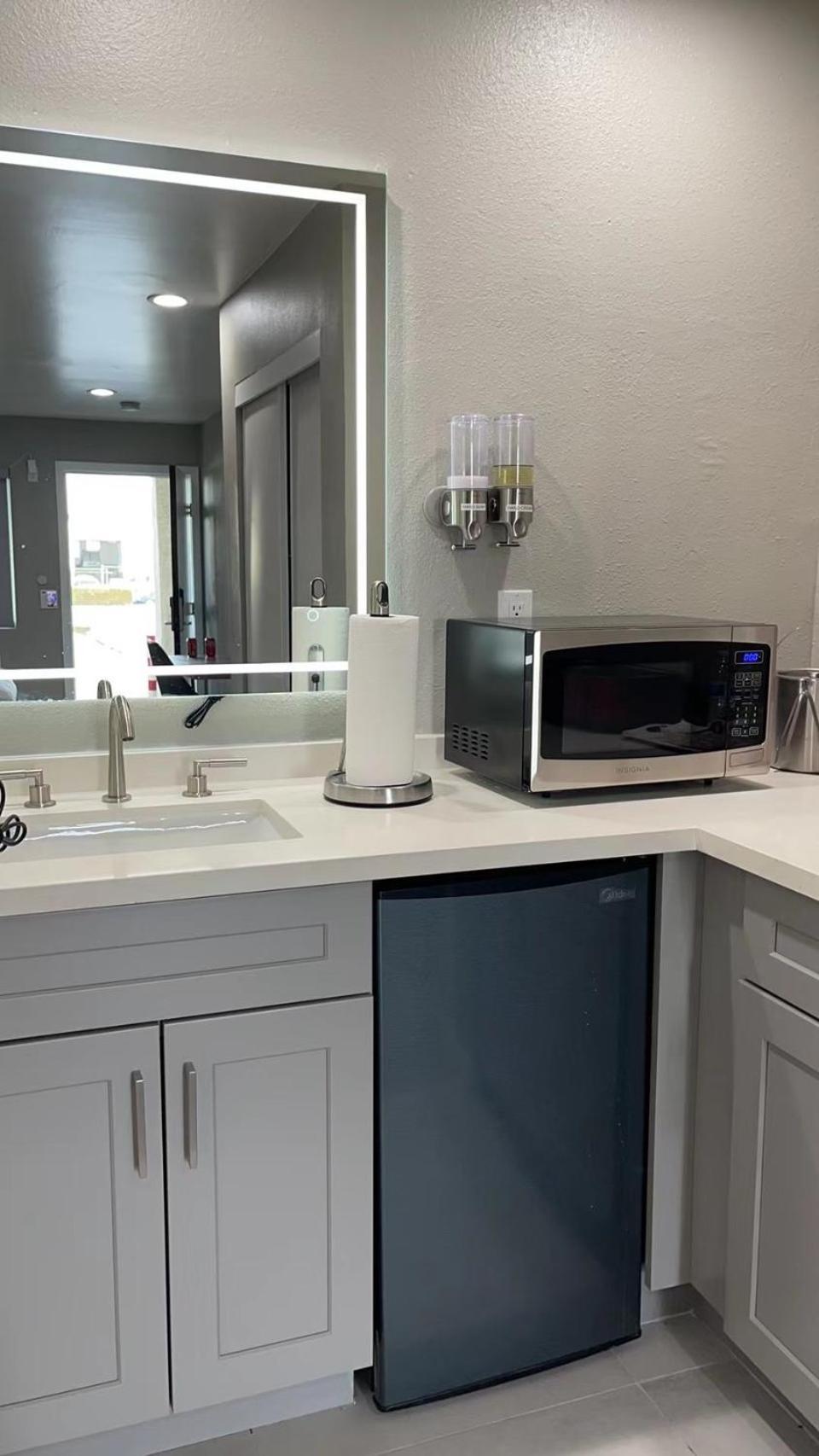 Omeo Suites Alhambra Ruang foto