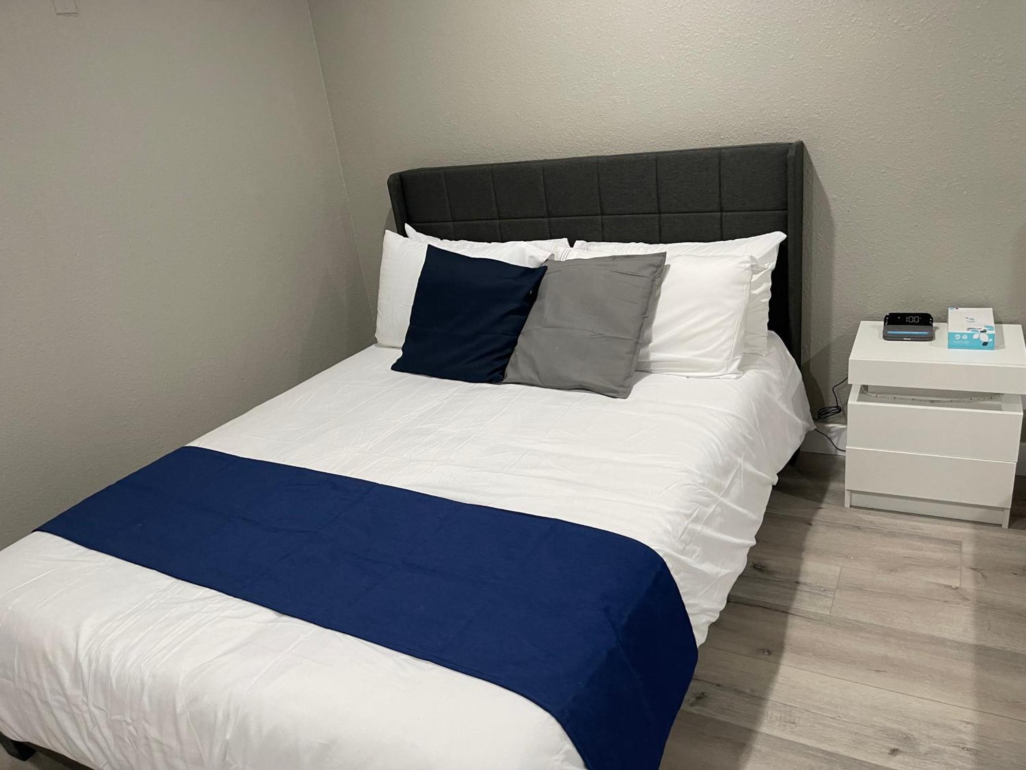 Omeo Suites Alhambra Ruang foto